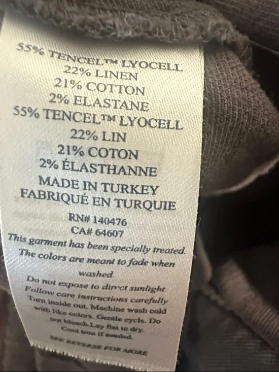 Faherty Women's High-Waist Pleated Shorts in Charcoal Gray - Picture 4 of 4